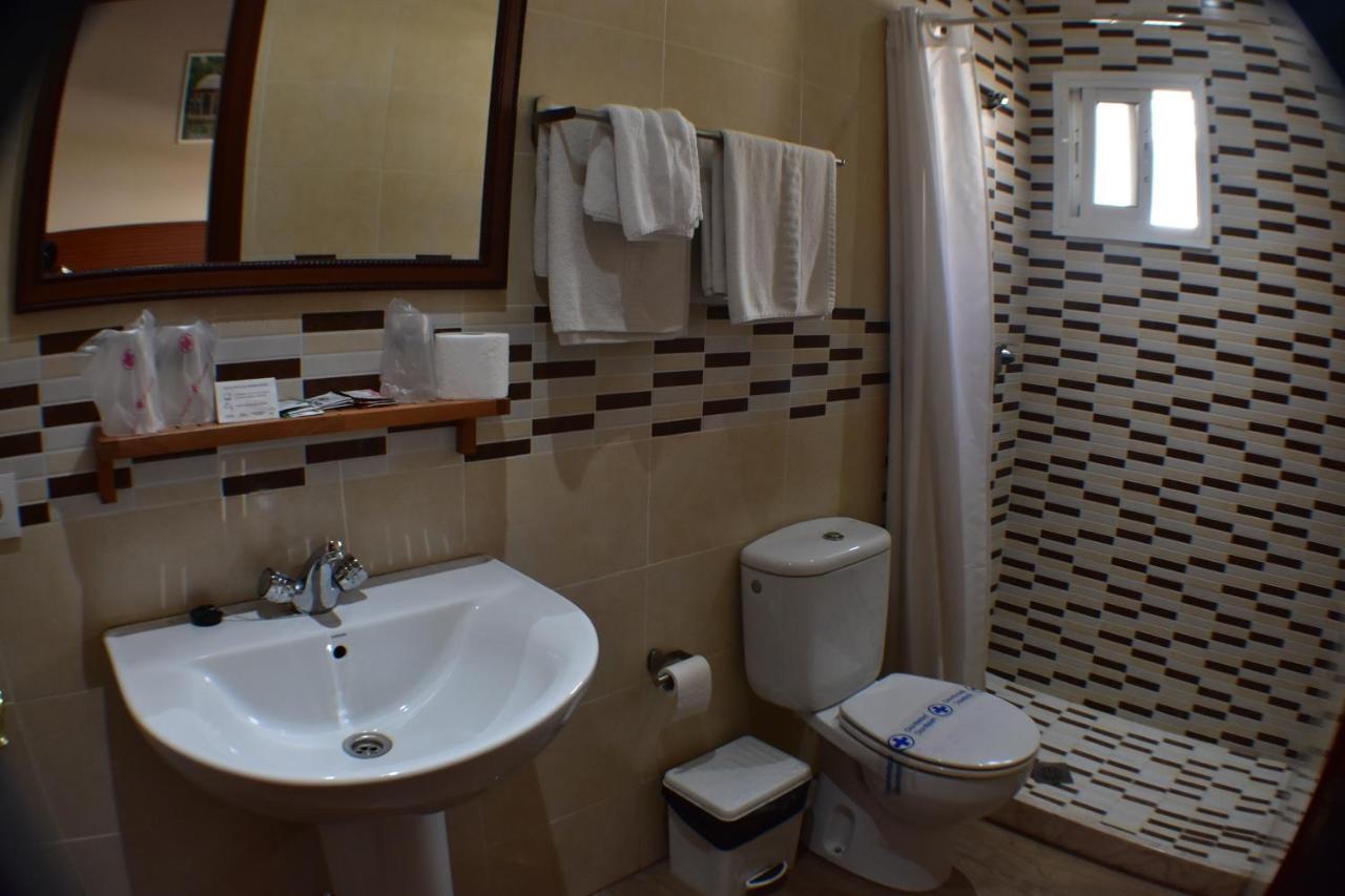Hostal Alamare Sevilla Kültér fotó