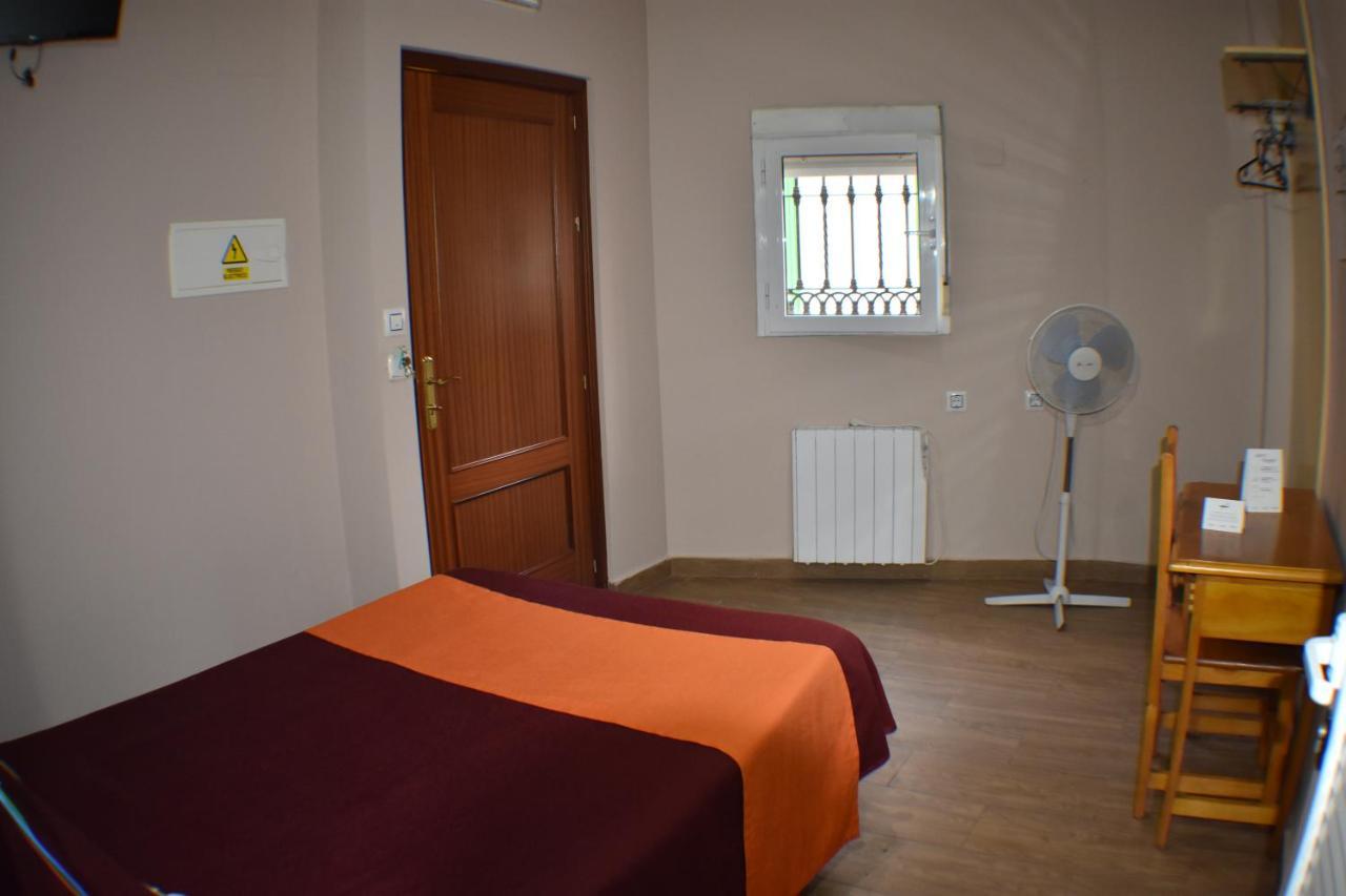 Hostal Alamare Sevilla Kültér fotó