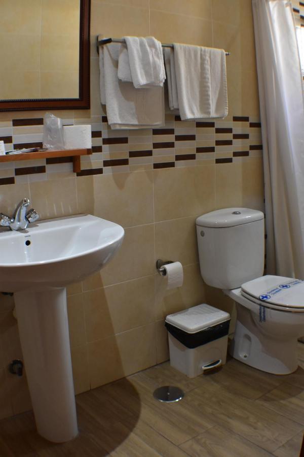 Hostal Alamare Sevilla Kültér fotó