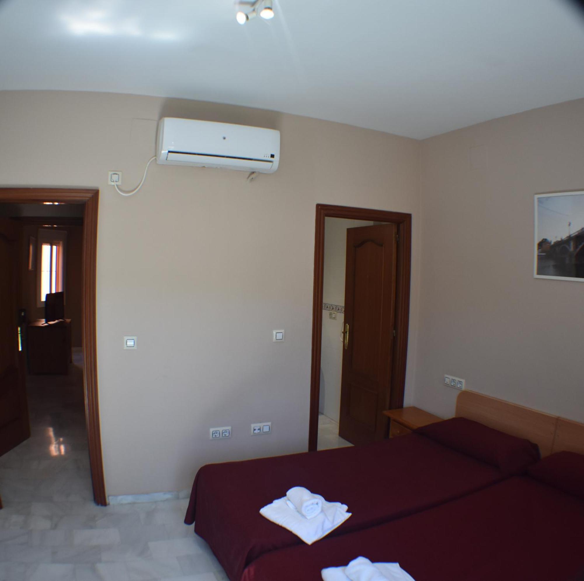 Hostal Alamare Sevilla Kültér fotó