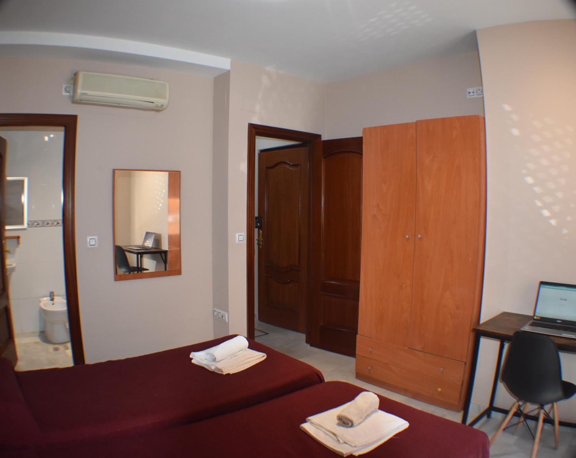 Hostal Alamare Sevilla Kültér fotó