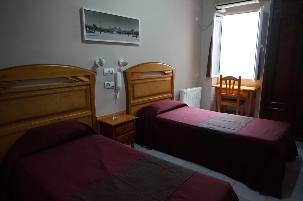 Hostal Alamare Sevilla Kültér fotó