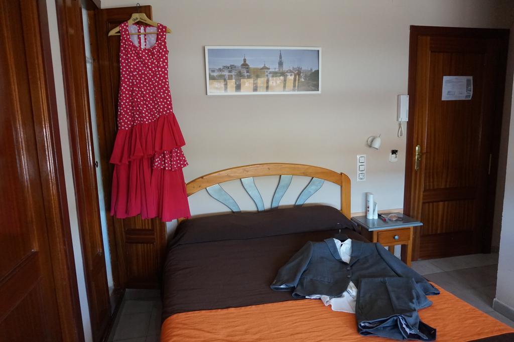 Hostal Alamare Sevilla Kültér fotó