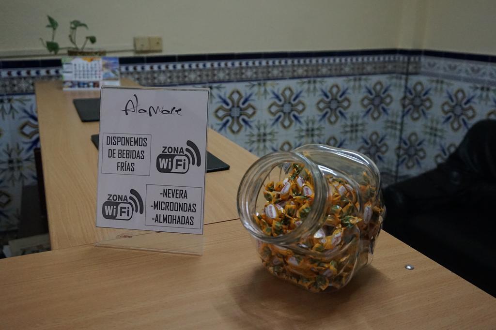 Hostal Alamare Sevilla Kültér fotó