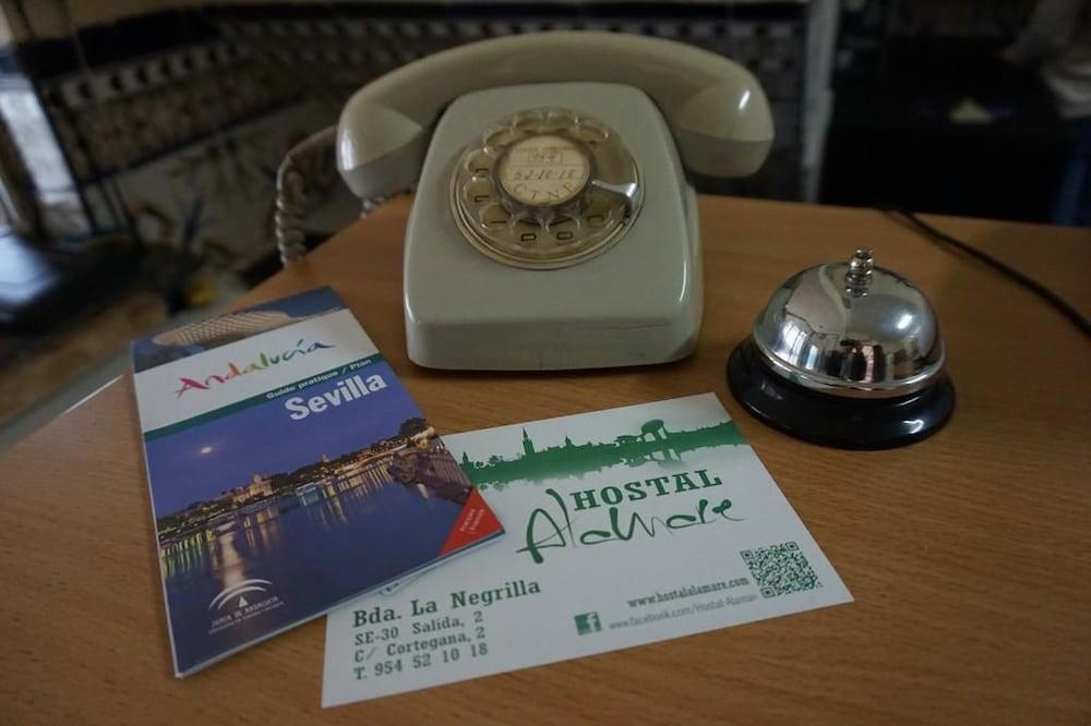 Hostal Alamare Sevilla Kültér fotó